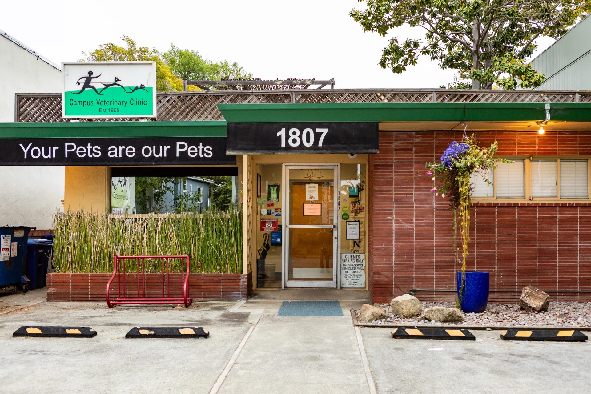 Exterior of Campus Veterinary Clinic with sign and entrance in Berkeley